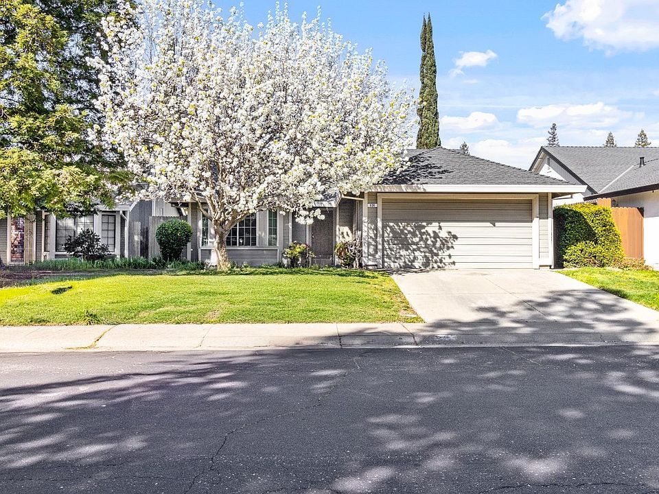 1st image of 656 Portside Cir