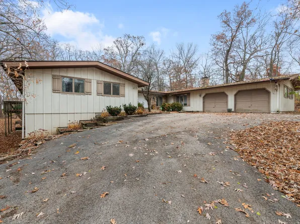 4N645 Mohican Ln, Elburn, IL 60119