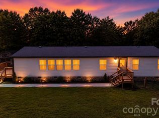3585 Woodstream Dr, Maiden, NC 28650