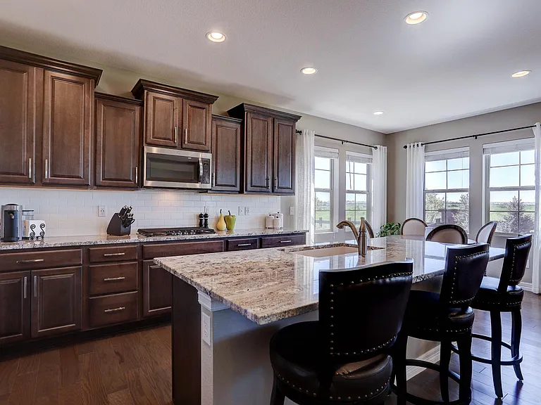 610 Grenville Cir — Photo 3