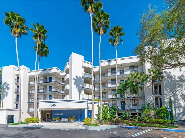 545 SE 12th St APT 305, Dania, FL 33004