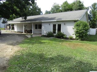 85 Kinderhook Ave, Niverville, NY 12130