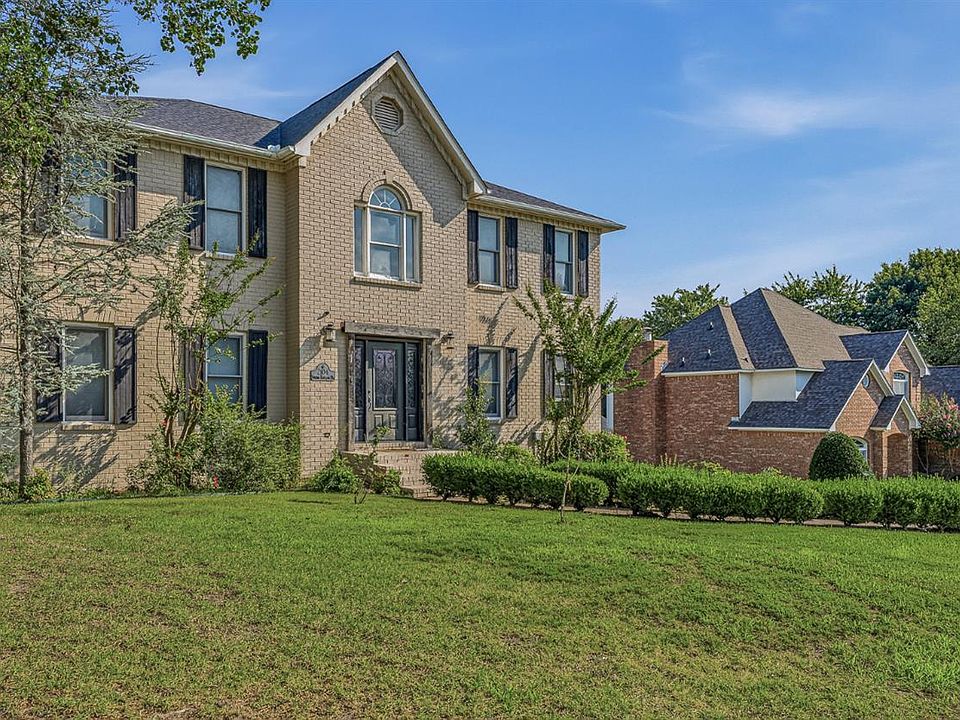 1st image of 2104 Spring Hollow Dr