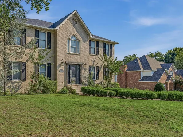2104 Spring Hollow Dr, Jonesboro, AR 72404