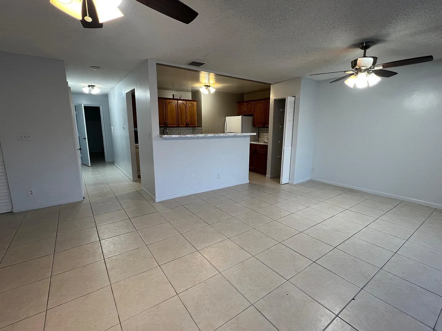 2 bed, 2.0 bath, 2196 sqft, $2,550 — Photo 2