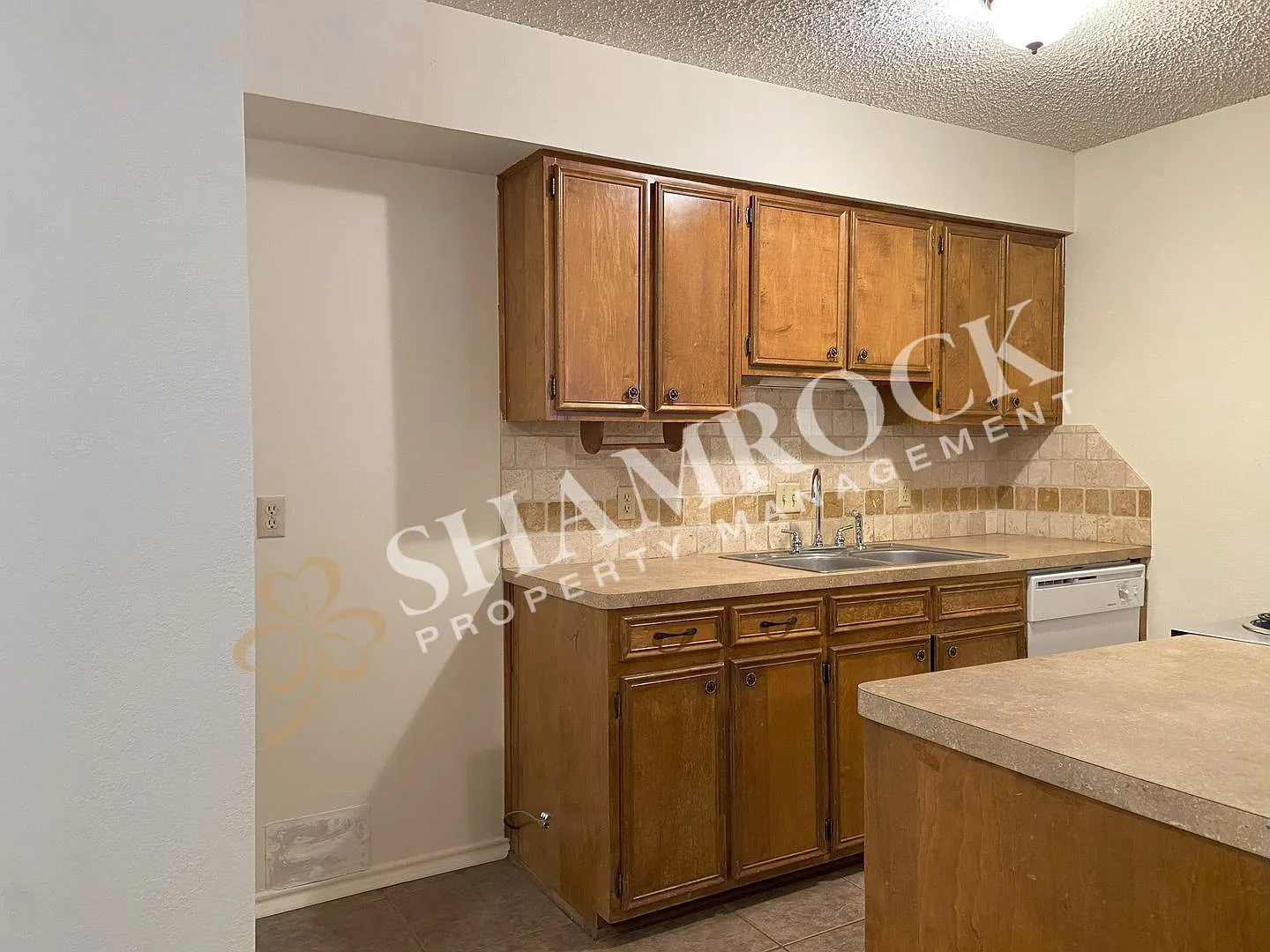 3/2 Hewitt Home — Photo 4