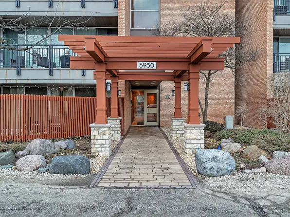 5950 Oakwood Dr APT 2F, Lisle, IL 60532