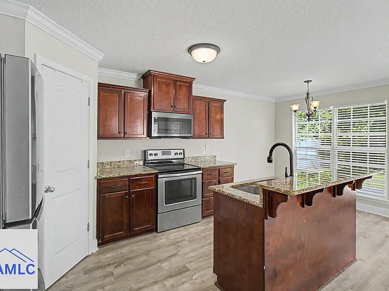 624 Amhearst Row — Photo 12