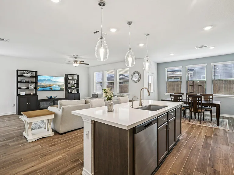 2903 Bronx Dr — Photo 17