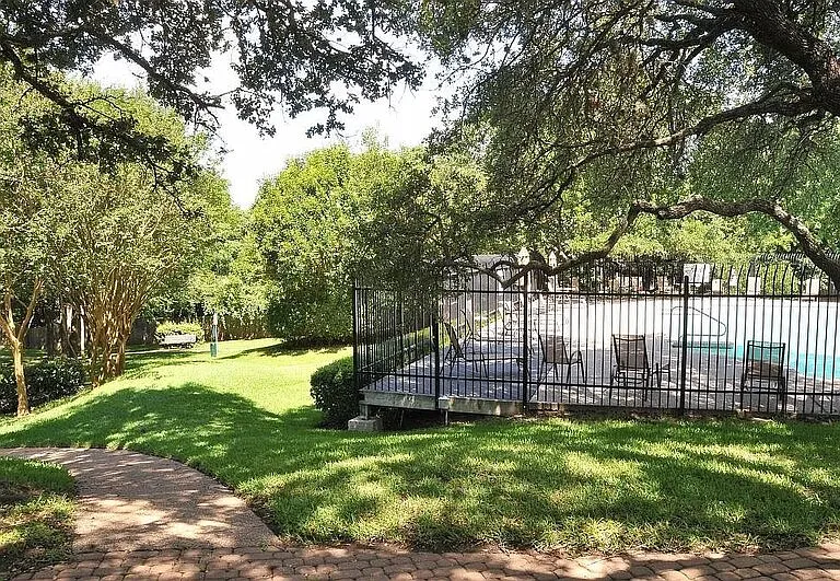 1015 E Yager Ln #141 — Photo 30