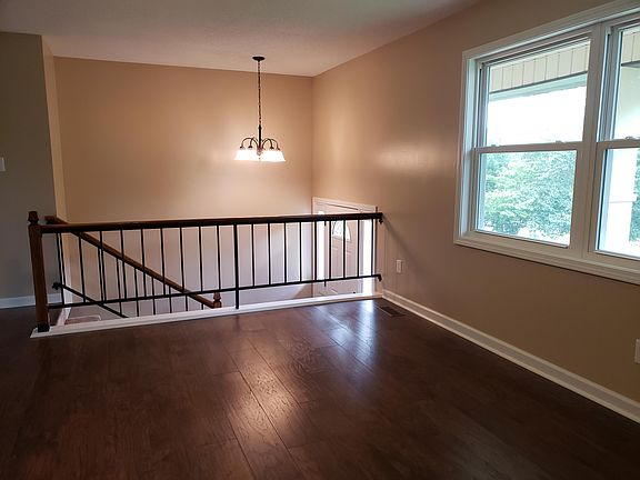5th image of 1922 Colonial Cir