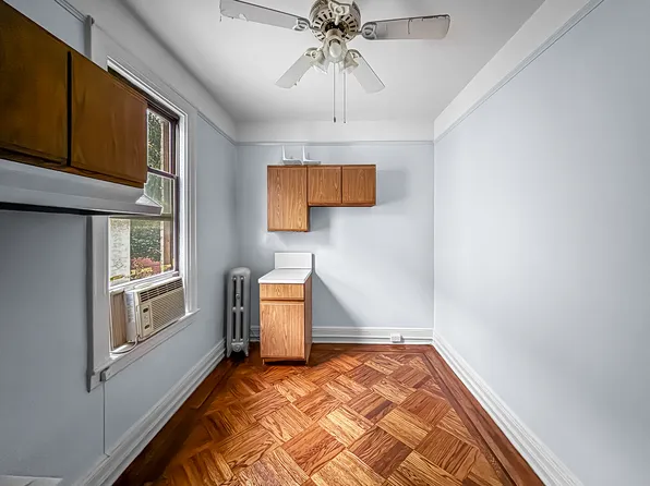 425 Senator Street image 8 of 9