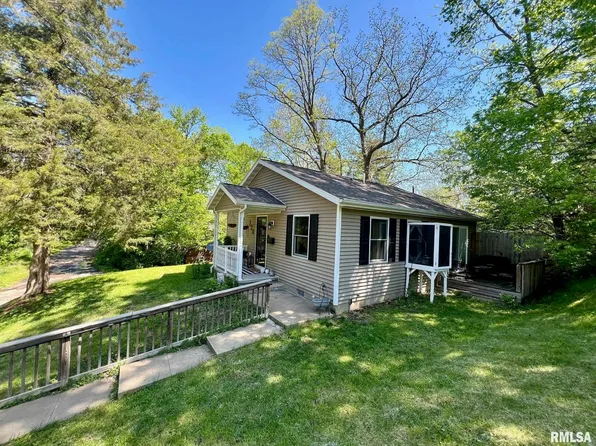 324 W Harris St, Petersburg, IL 62675