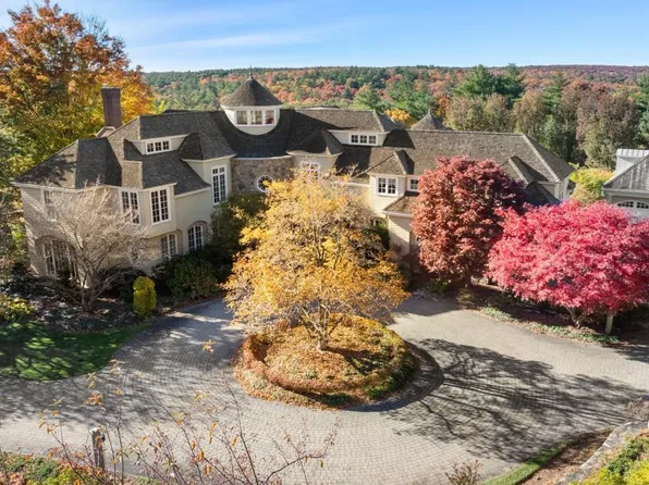 10 Andrea Dr, Hopkinton, MA 01748