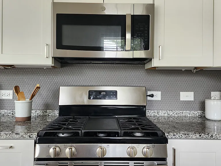1006 Avon St — Photo 12