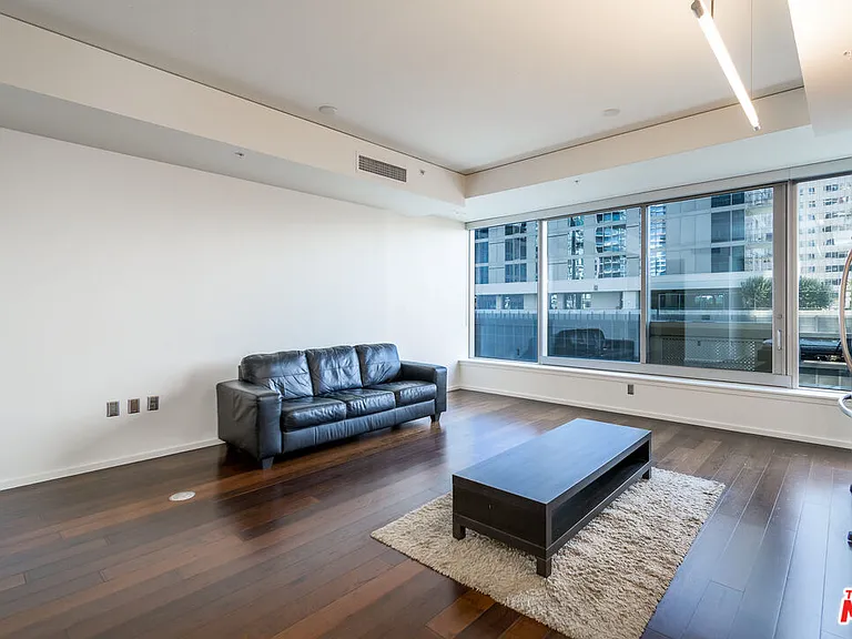 1155 S Grand Ave #713 — Photo 2