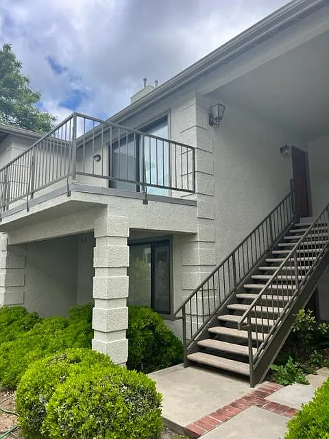 2 bed, 908 sqft, $2,450 — Photo 1