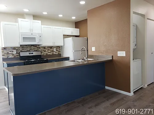 1261 Victor St #4 Photo 1