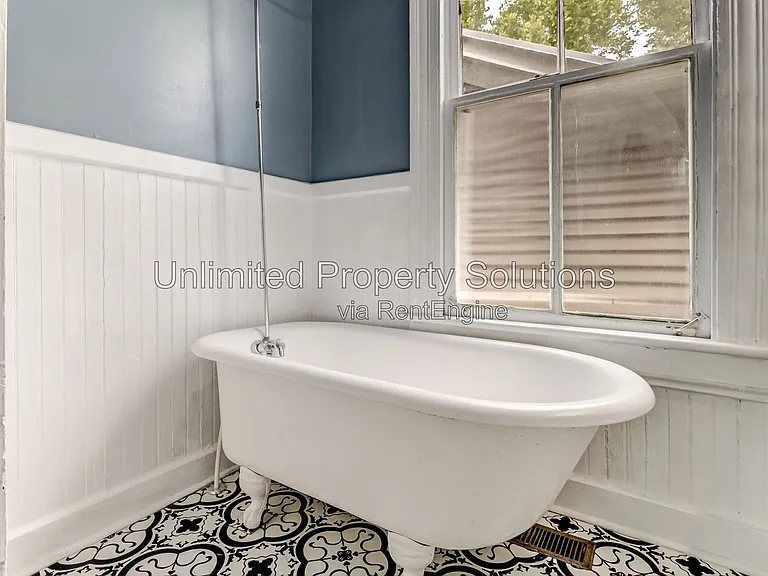 108 N 8th St #A — Photo 13
