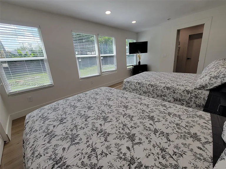 735 Tradewind Dr — Photo 14