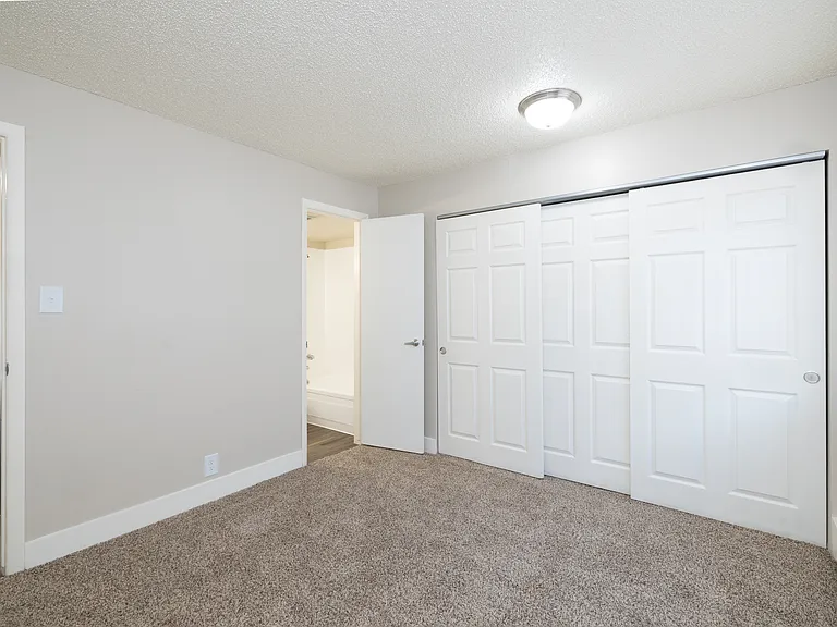 Aspen Ridge Apartments — Photo 21