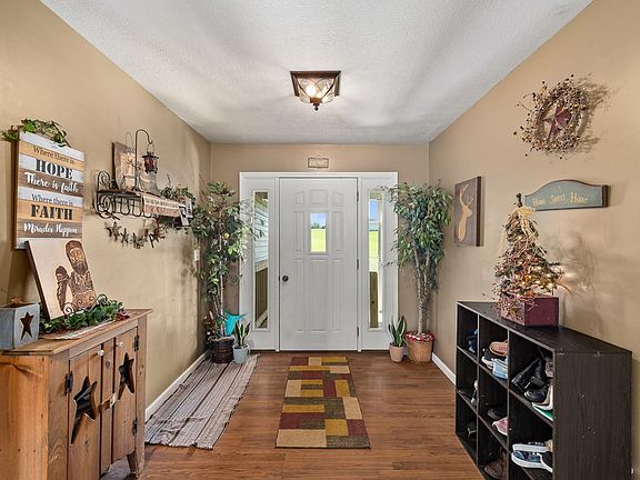 3rd image of 147 College St