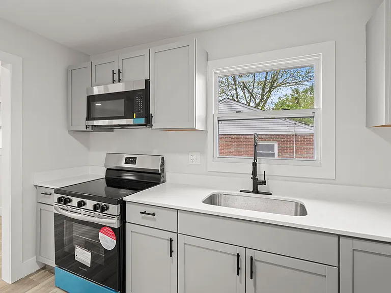 2511 Baywood St — Photo 29