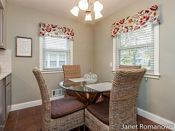 5th image of 2243 Estelle Dr SE