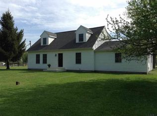 992 Van Hoesen Rd, Castleton, NY 12033