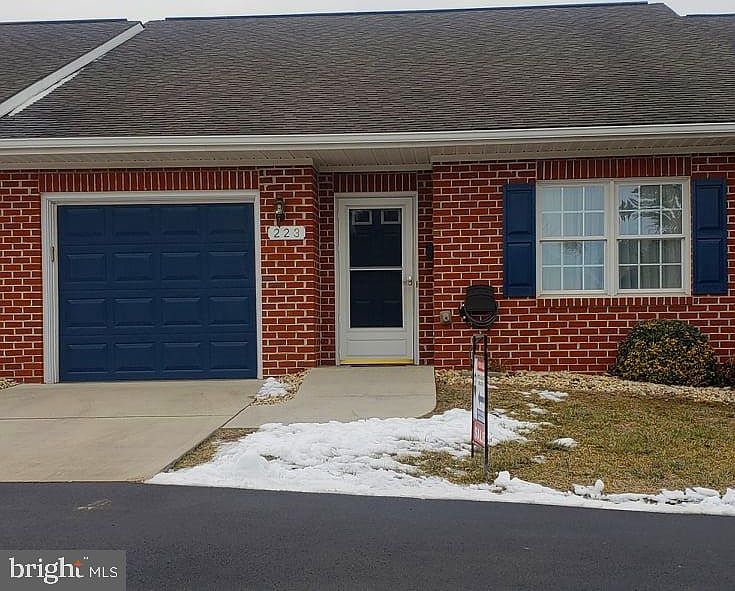 1st image of 223 Sunbrook Ln #74