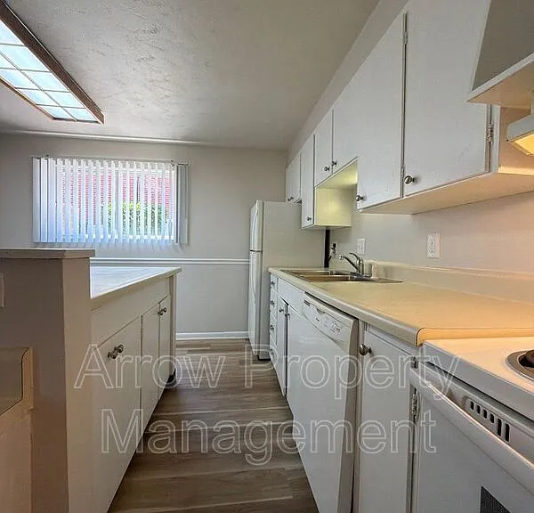 1446 S 20th St — Photo 4
