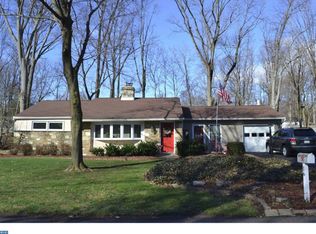 16 Hilltop Rd, Feasterville, PA 19053