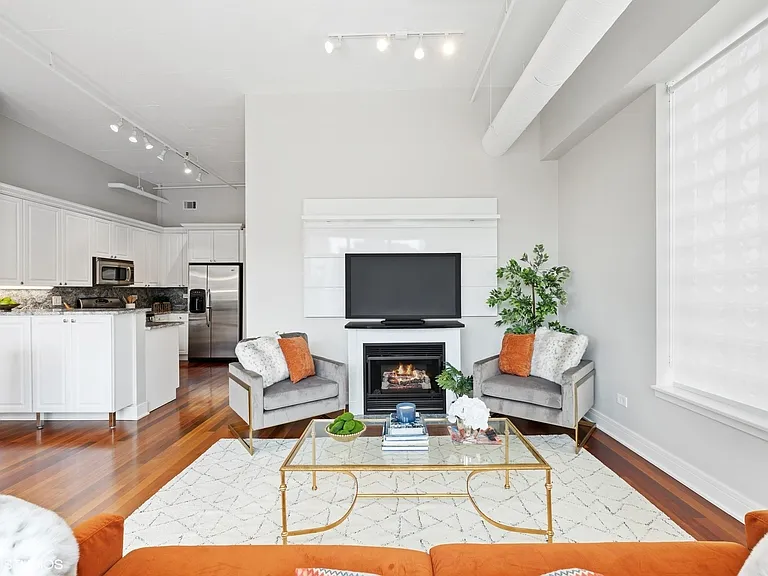 950 W Monroe St #901 — Photo 4