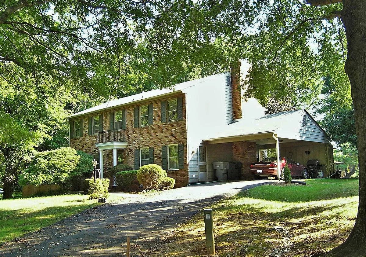 5 bed, 3.5 bath, 3600 sqft, $5,600 — Photo 1
