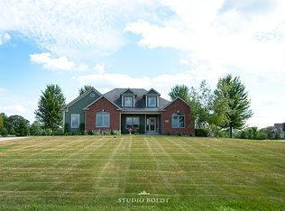 5788 Schmidt Ln, Yorkville, IL 60560