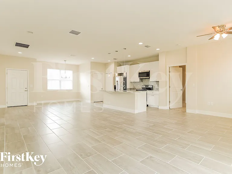 601 Dunlin Ln — Photo 3