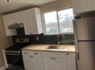 108 Hughes Ave, Lockport, IL 60441