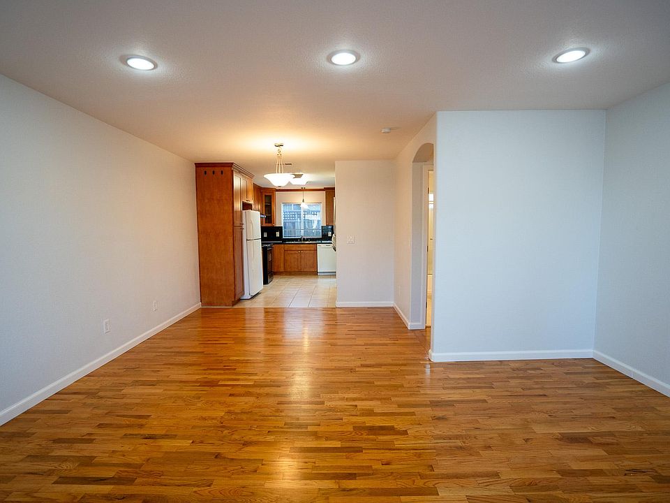1st image of 650 Cypress Ave
