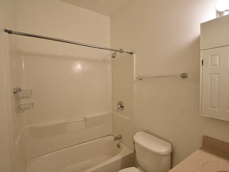 2927 Broadway St #2 — Photo 14