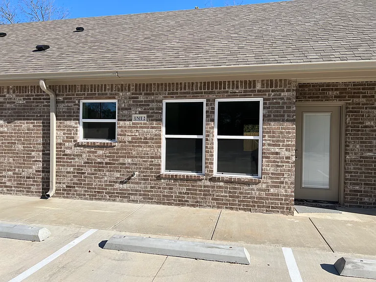 2602 Seaton St — Photo 6