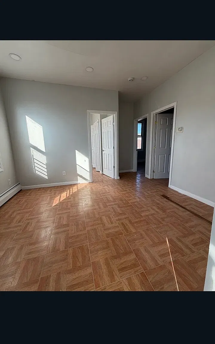 3 bed, $2,500 — Photo 4