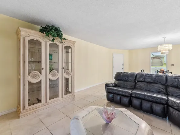 10821 N Military Trail #19, Palm Beach Gardens, FL 33410