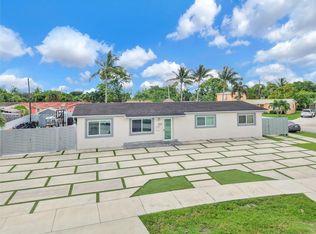 8251 NW 185th St, Hialeah, FL 33015