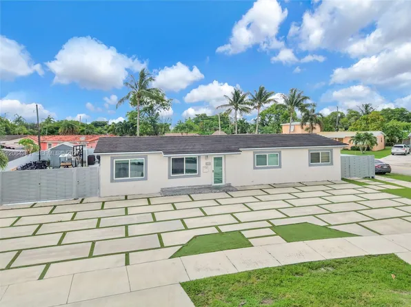 8251 NW 185th St, Hialeah, FL 33015
