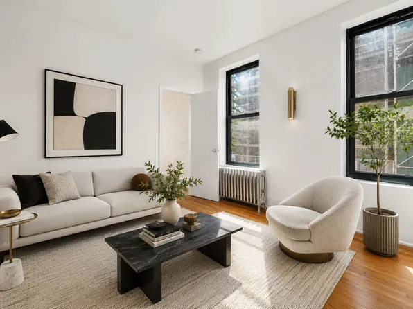 117 Perry Street image 1 of 5