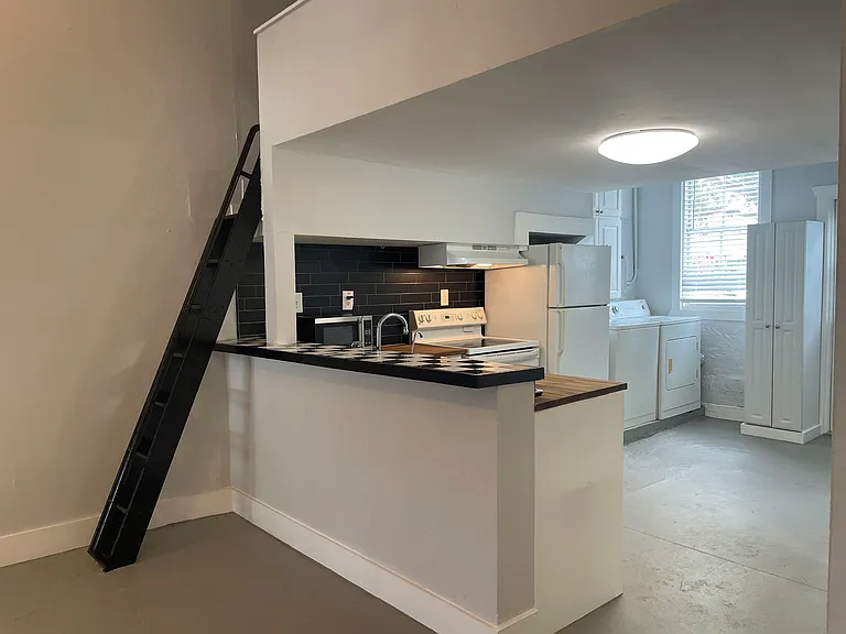 2305 W Texas Ave #5 — Photo 17