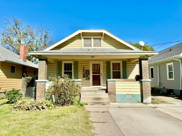 911 Sycamore St, Muscatine, IA 52761