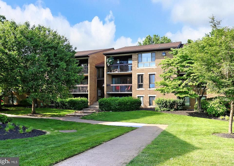 1st image of 561 Florida Ave APT 104