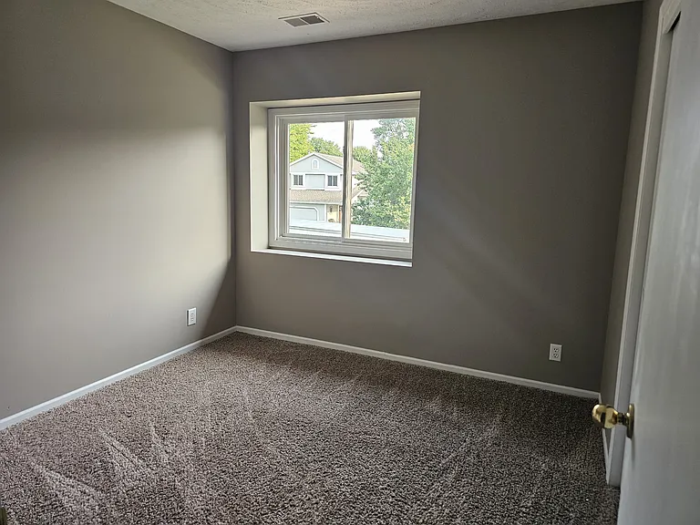 15057 Emmet St — Photo 26