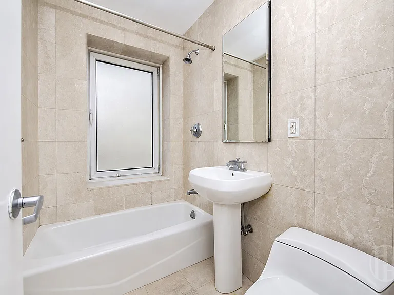 523 3rd Ave #5 — Photo 9